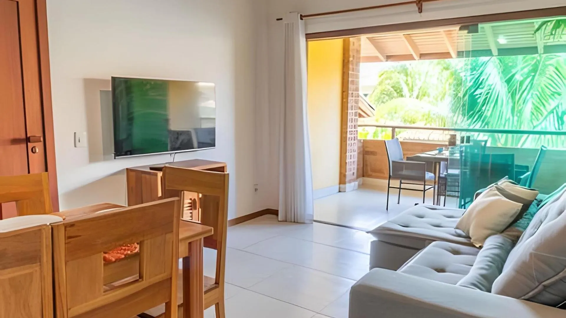 450M Praia De Taperapuan; Piscina; 2 Quartos; Wifi 300 Mbs; Churrasqueira; Estacionamento Gratuito 1 Carro Porto Seguro