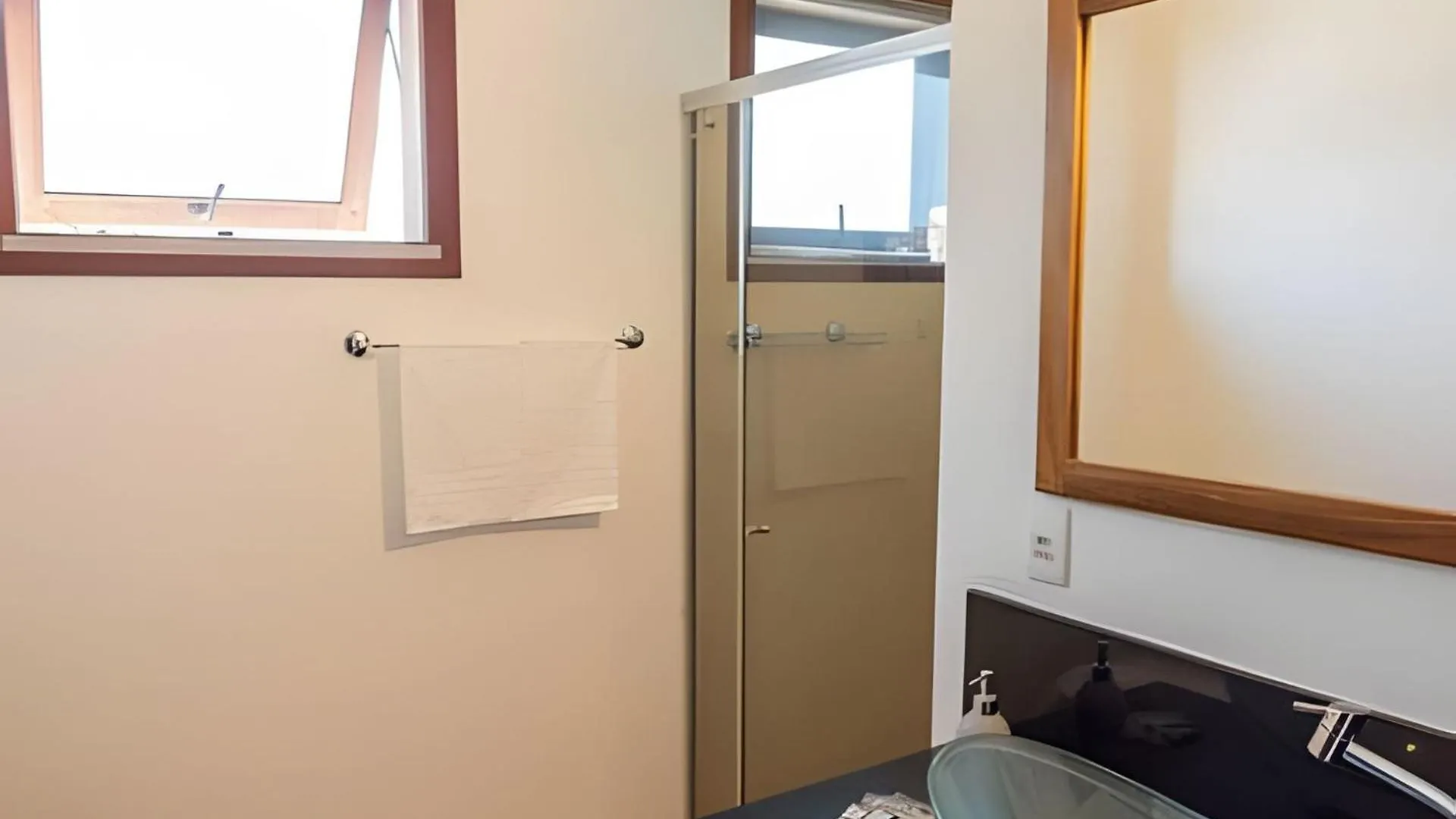 450M Praia De Taperapuan; Piscina; 2 Quartos; Wifi 300 Mbs; Churrasqueira; Estacionamento Gratuito 1 Carro Porto Seguro 0*,  Brasil
