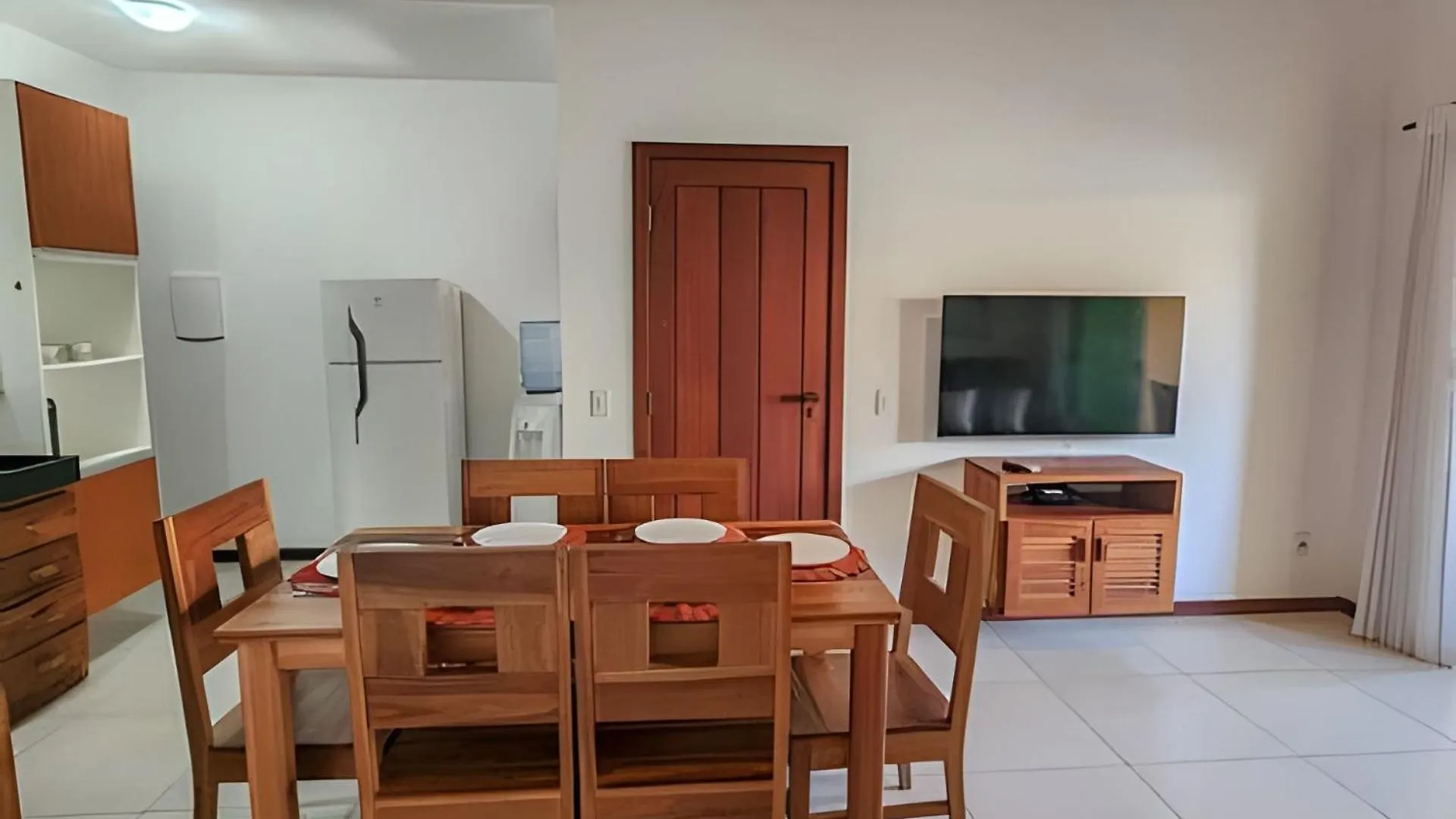 Casa de Férias 450M Praia De Taperapuan; Piscina; 2 Quartos; Wifi 300 Mbs; Churrasqueira; Estacionamento Gratuito 1 Carro Porto Seguro