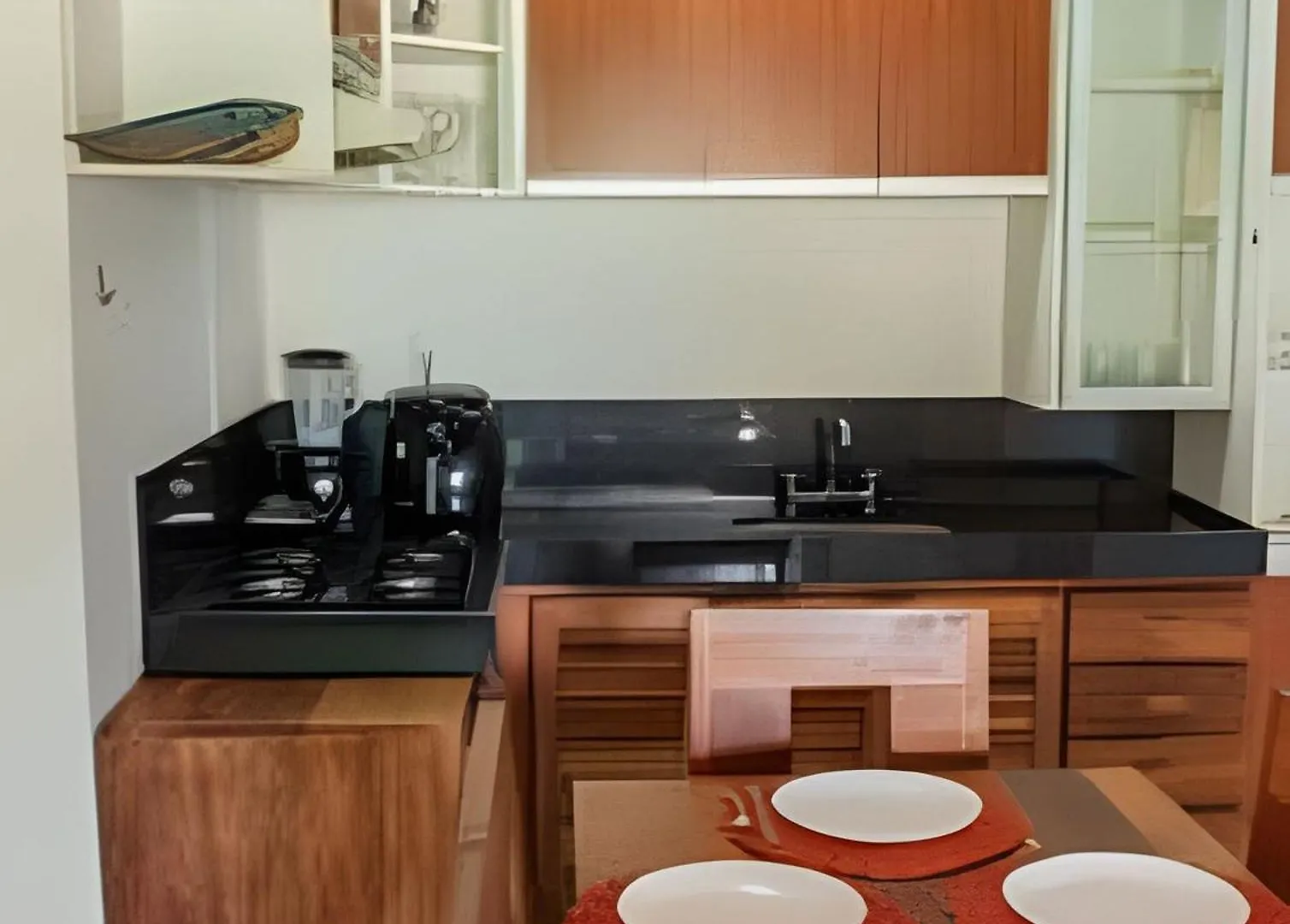 Casa de Férias 450M Praia De Taperapuan; Piscina; 2 Quartos; Wifi 300 Mbs; Churrasqueira; Estacionamento Gratuito 1 Carro Porto Seguro